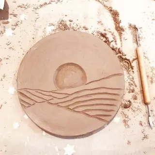 Little bit more clay carving, my off screen creative time. I absolutely love my time here with you, my awesome friend Sarah. Thank you.😍🤍@simply_potty 

Can’t wait to glaze these. 
#creativemeditation
#claycarving